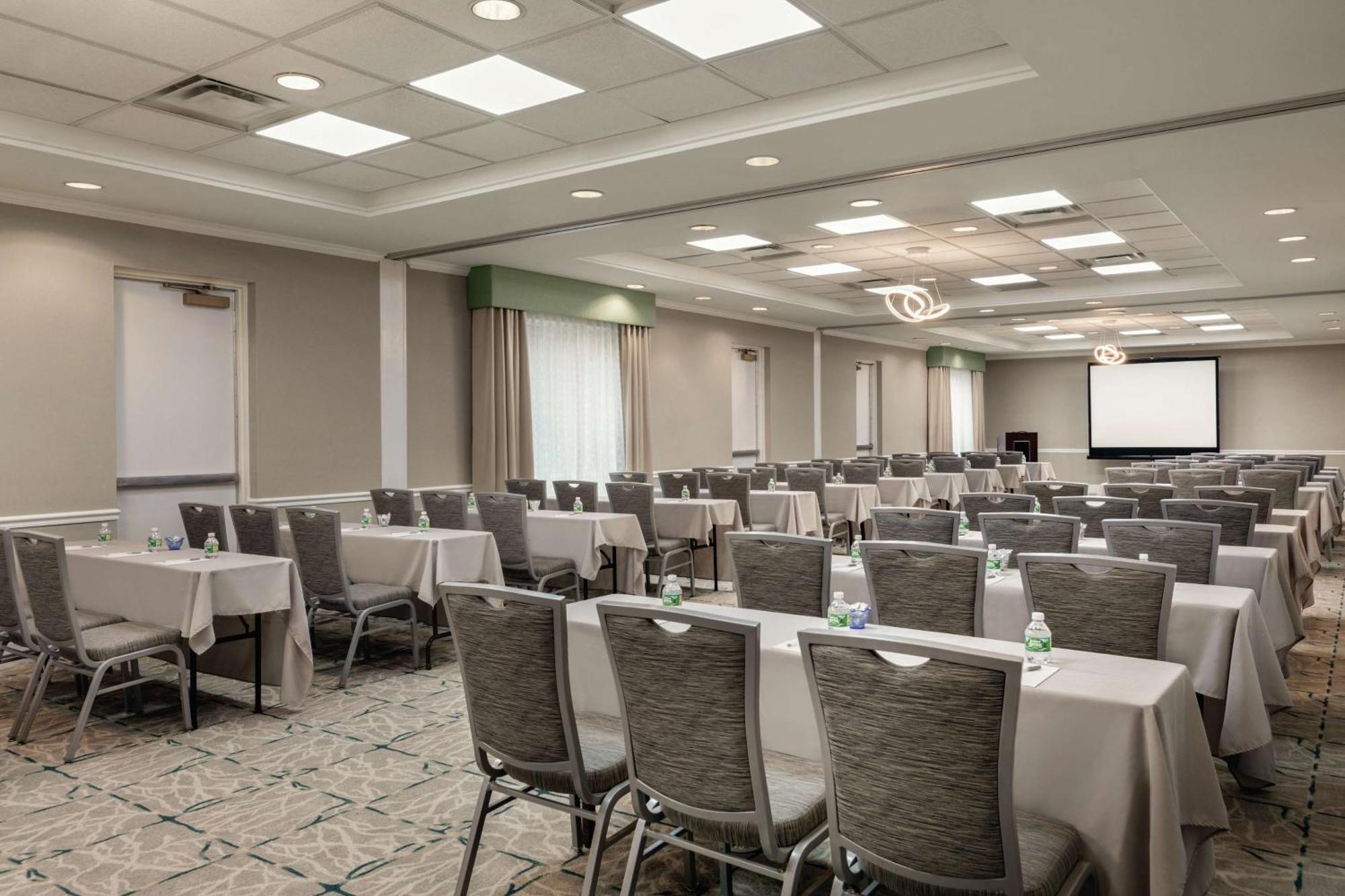 Hilton Garden Inn Bridgewater Buitenkant foto
